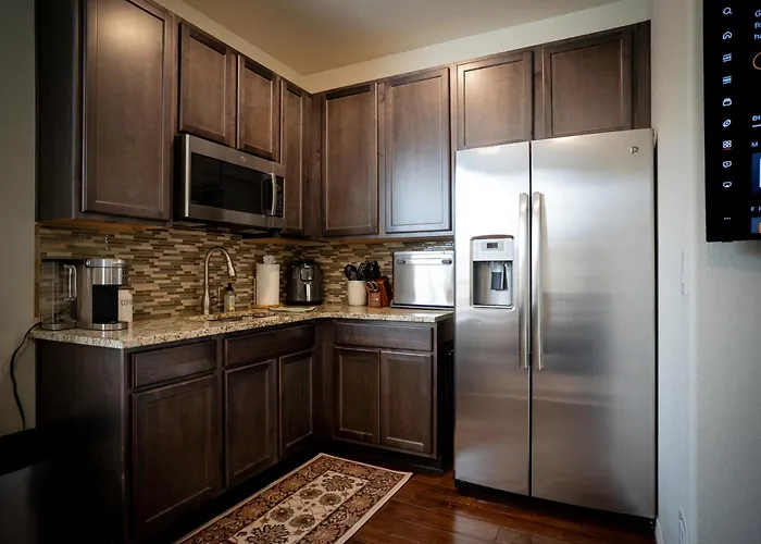 Stylish Retreat In Parker Near Hwy, Parks & Dining
